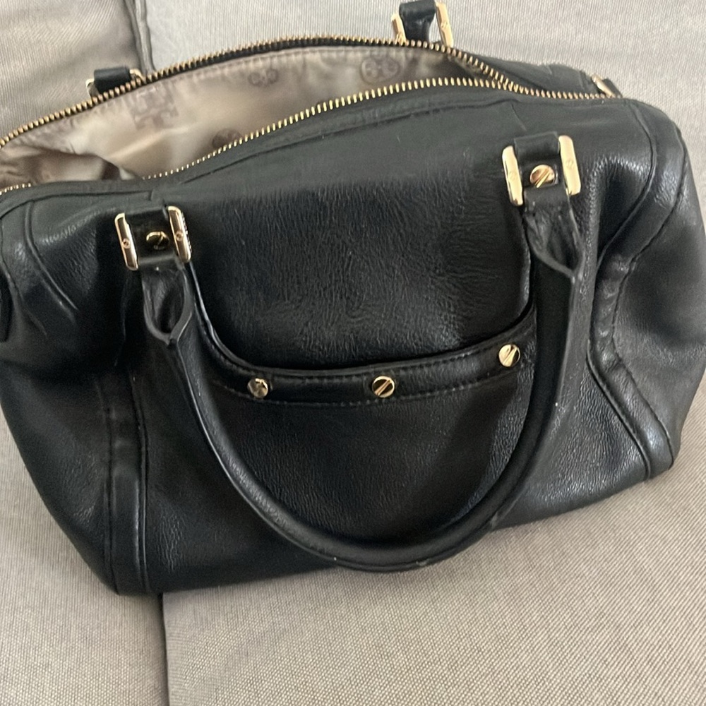 Tory Burch Black Leather Satchel Handbag with Gold Logo. - Picture 3 of 6